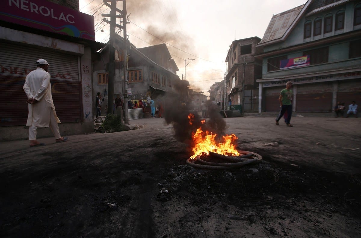 آرٹیکل 370: حکومت نے کشمیریوں کے زخم پر مرہم کی جگہ نمک رگڑ دیا ہے